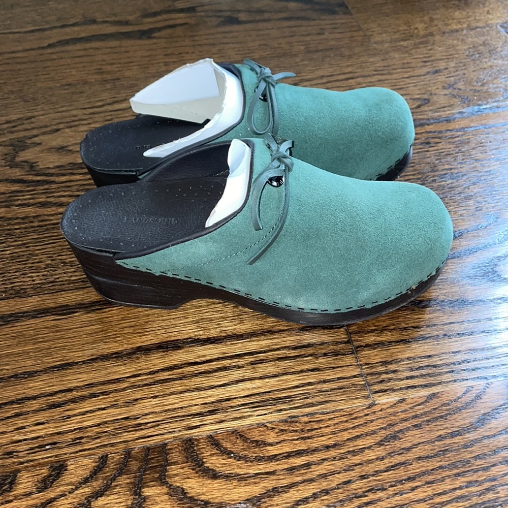 Land’s End clogs - Picture 5 of 5